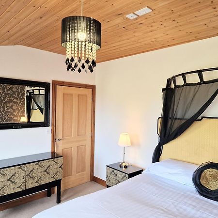 Torridon 12 With Private Hot Tub - Fife - Loch Leven - Lomond Hills Villa Kelty Bagian luar foto