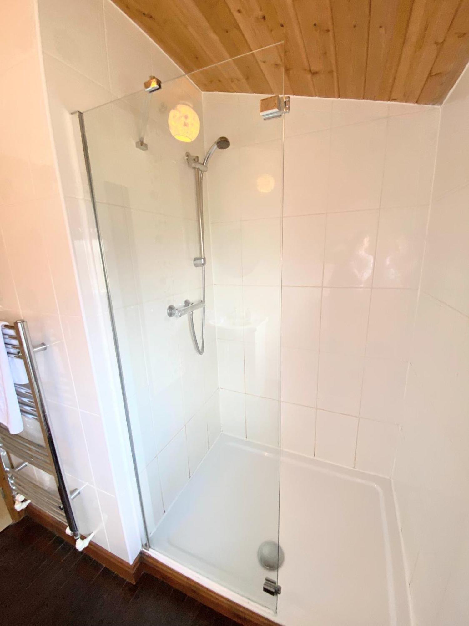 Torridon 12 With Private Hot Tub - Fife - Loch Leven - Lomond Hills Villa Kelty Bagian luar foto