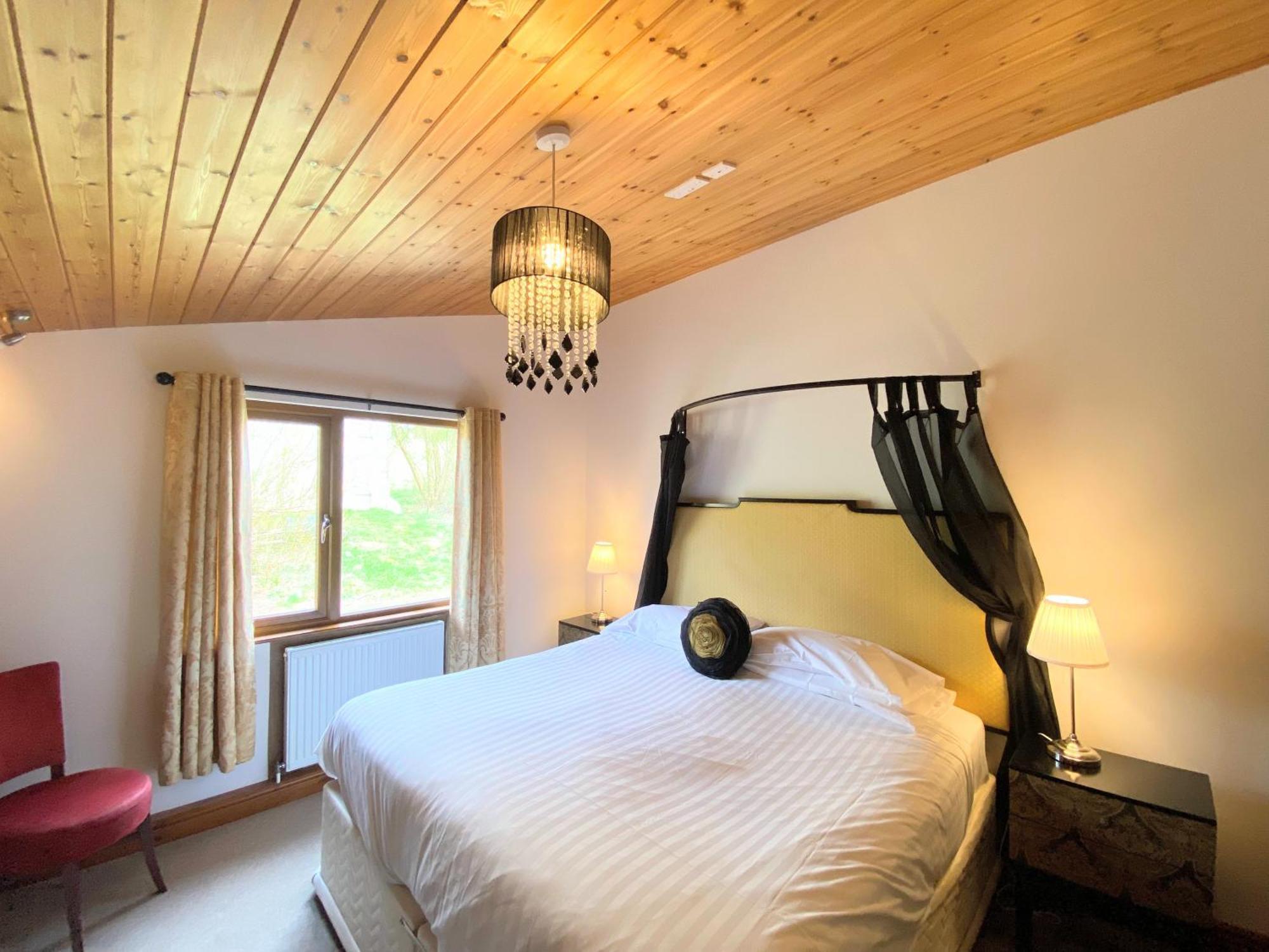 Torridon 12 With Private Hot Tub - Fife - Loch Leven - Lomond Hills Villa Kelty Bagian luar foto