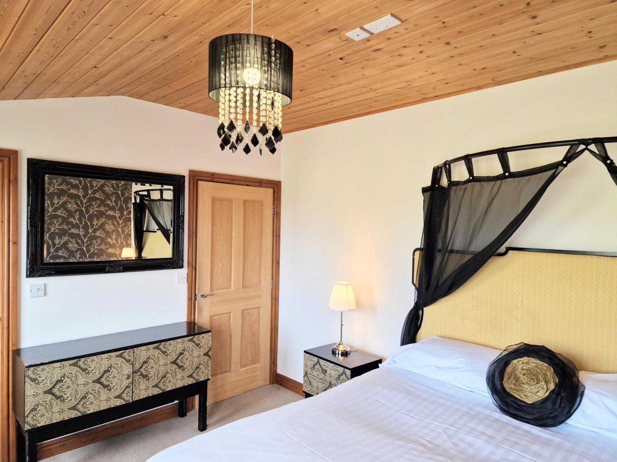 Torridon 12 With Private Hot Tub - Fife - Loch Leven - Lomond Hills Villa Kelty Bagian luar foto