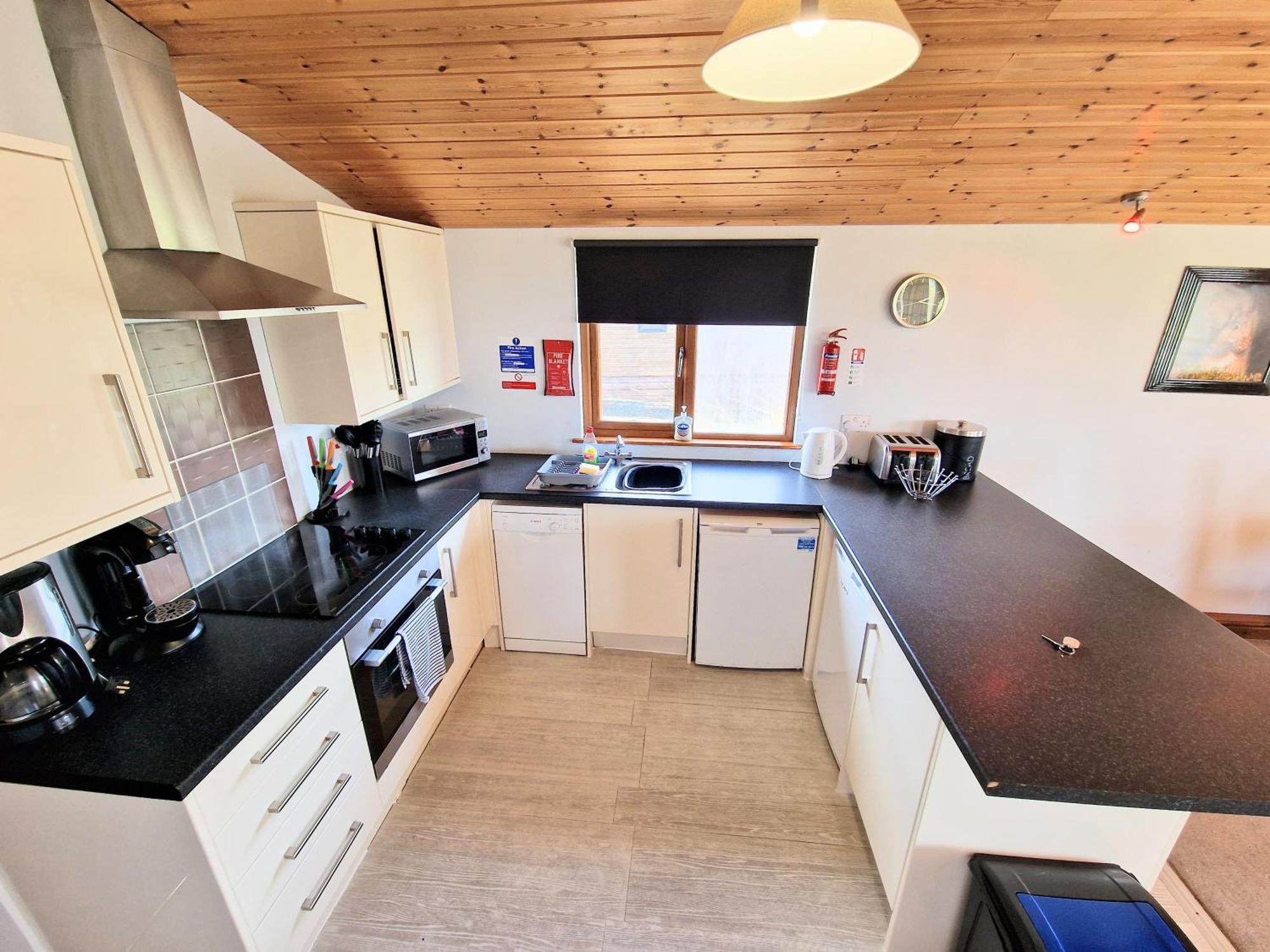 Torridon 12 With Private Hot Tub - Fife - Loch Leven - Lomond Hills Villa Kelty Bagian luar foto