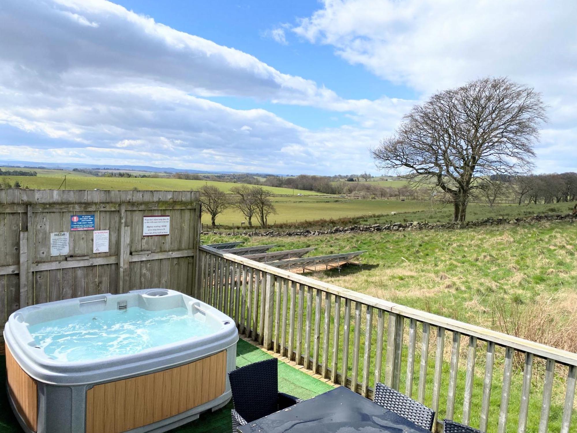 Torridon 12 With Private Hot Tub - Fife - Loch Leven - Lomond Hills Villa Kelty Bagian luar foto