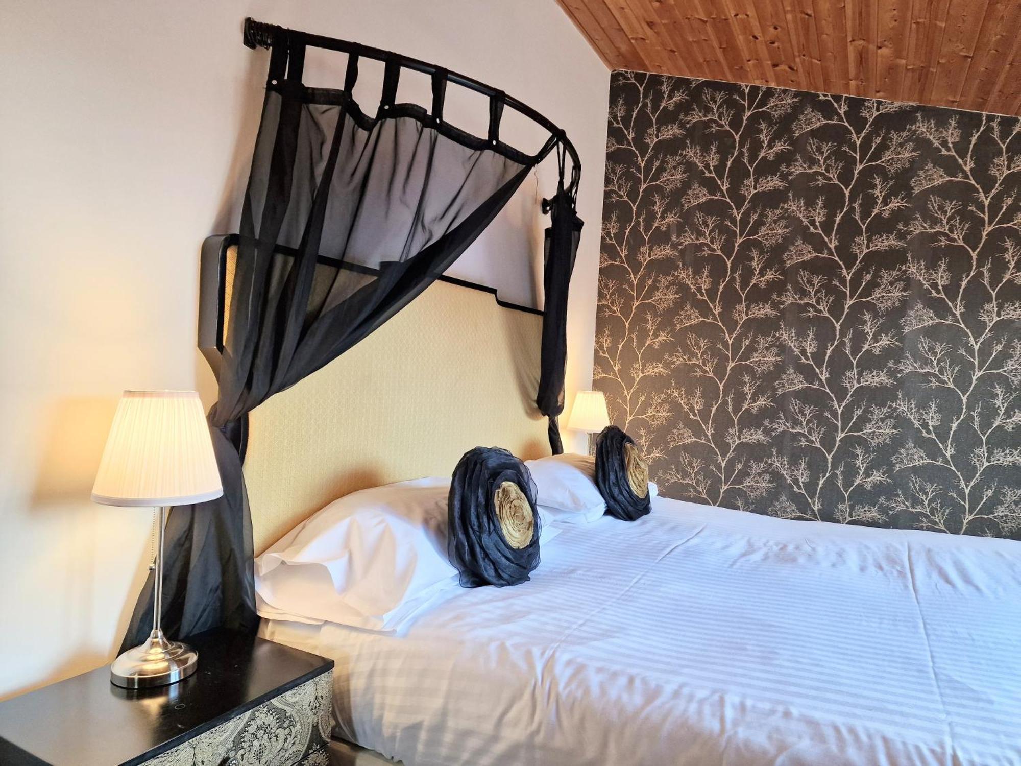Torridon 12 With Private Hot Tub - Fife - Loch Leven - Lomond Hills Villa Kelty Bagian luar foto