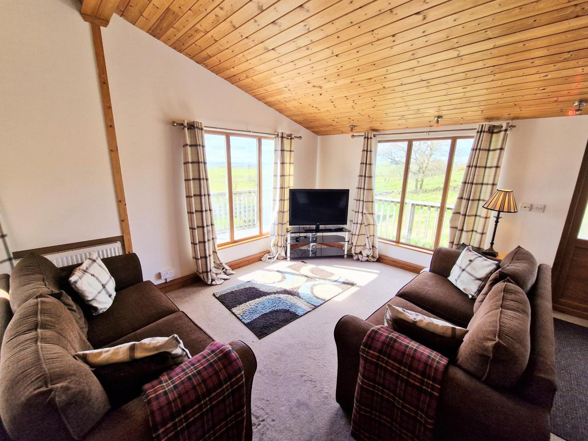 Torridon 12 With Private Hot Tub - Fife - Loch Leven - Lomond Hills Villa Kelty Bagian luar foto