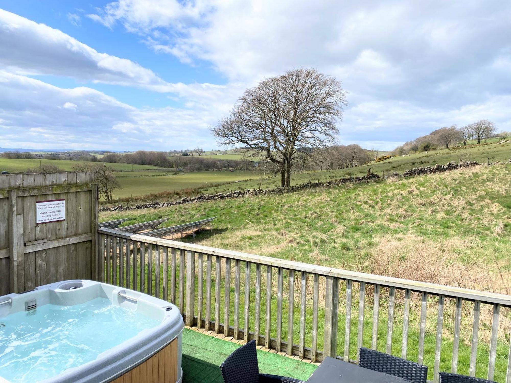 Torridon 12 With Private Hot Tub - Fife - Loch Leven - Lomond Hills Villa Kelty Bagian luar foto